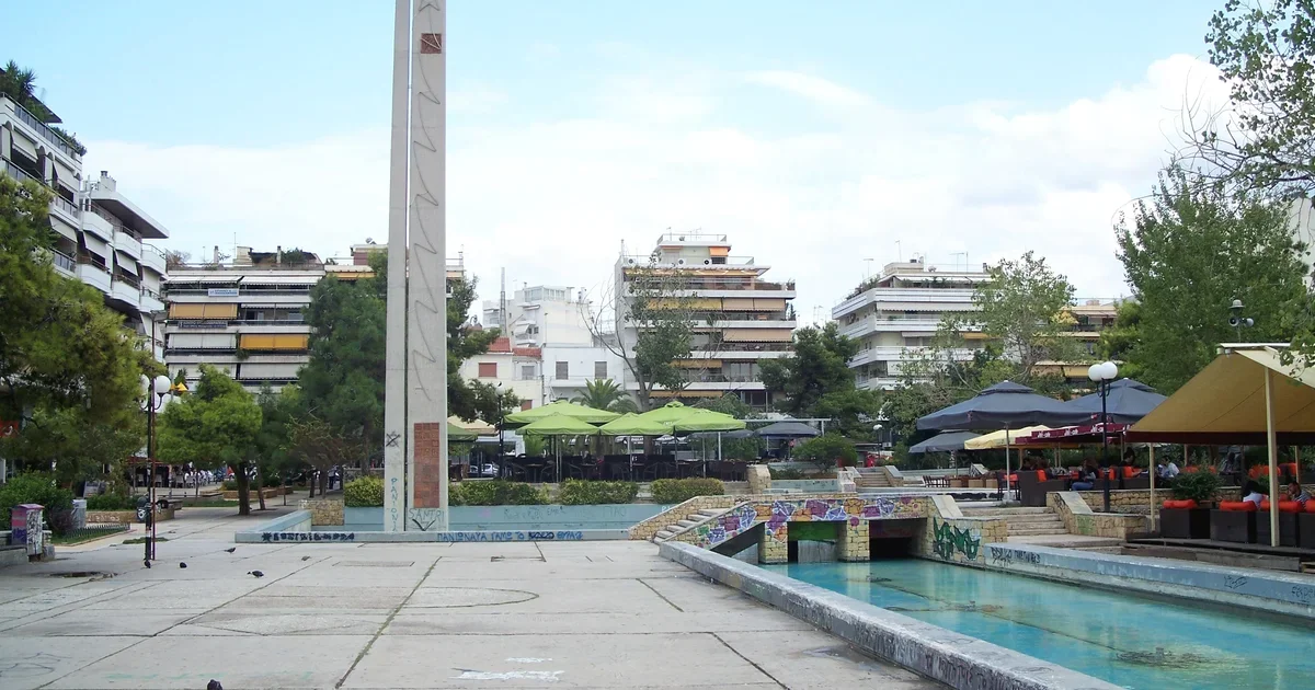 Νέα Σμύρνη: Γυναικοκτονία με θύμα 45χρονη, εξετάζεται καρέ καρέ το υλικό από τις κάμερες
